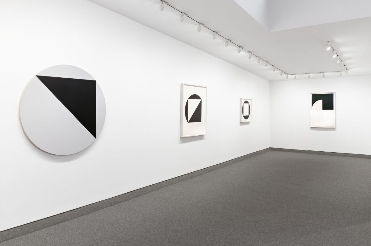 Installation view of "Leon Polk Smith: Circle and Square, 1948-1987" at Krakow Witking Gallery